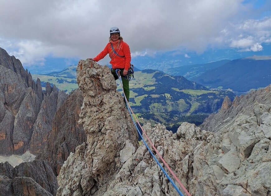 Beate Kunz am Gipfel | © Linda Kunz